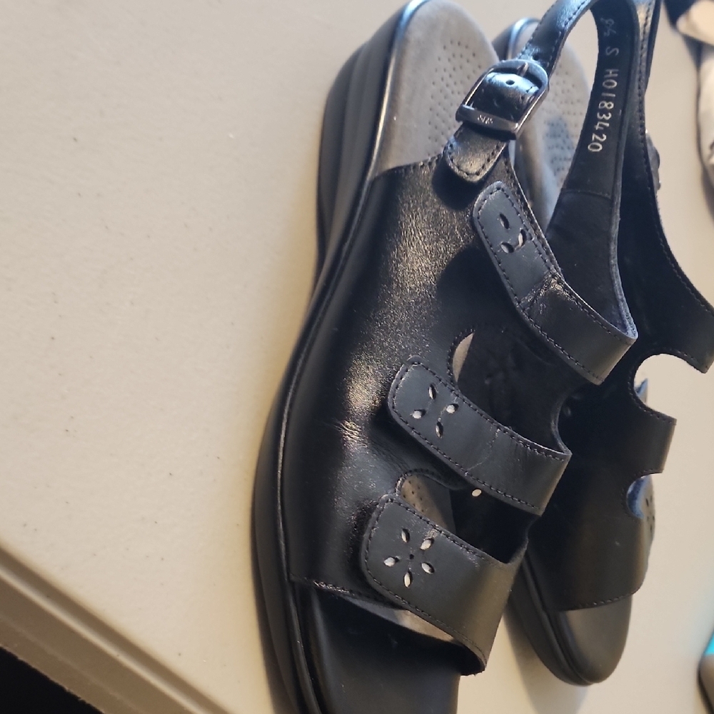 SAS Women's Black Sandals - Picture 6 of 11